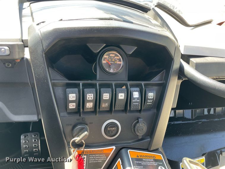 image for item NY9938 2017 Can Am Maverick Max 1000R DPS  utility vehicle