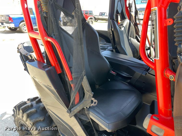 image for item NY9938 2017 Can Am Maverick Max 1000R DPS  utility vehicle