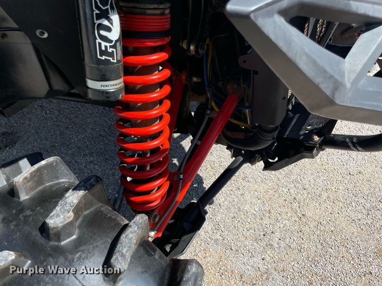 image for item NY9938 2017 Can Am Maverick Max 1000R DPS  utility vehicle