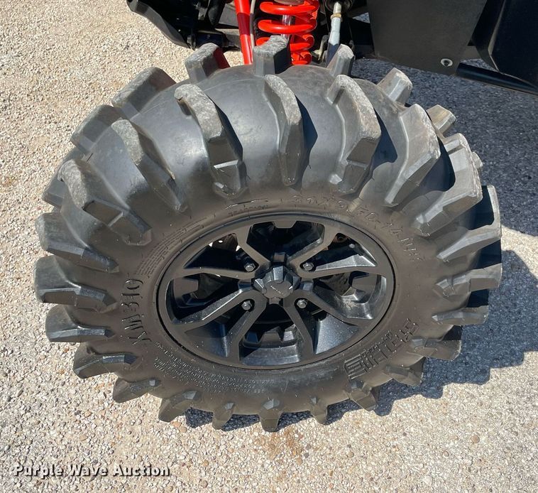 image for item NY9938 2017 Can Am Maverick Max 1000R DPS  utility vehicle