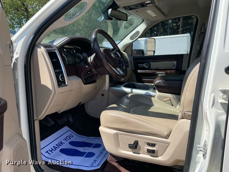 image for item NY9940 2016 Dodge Ram 2500  Crew Cab pickup truck