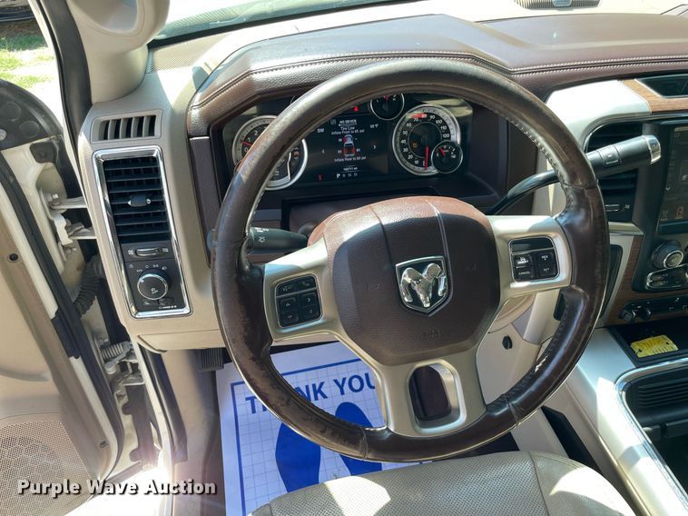 image for item NY9940 2016 Dodge Ram 2500  Crew Cab pickup truck