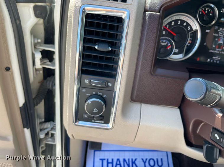 image for item NY9940 2016 Dodge Ram 2500  Crew Cab pickup truck