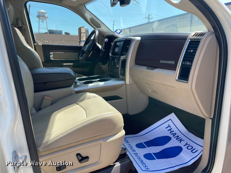 image for item NY9940 2016 Dodge Ram 2500  Crew Cab pickup truck