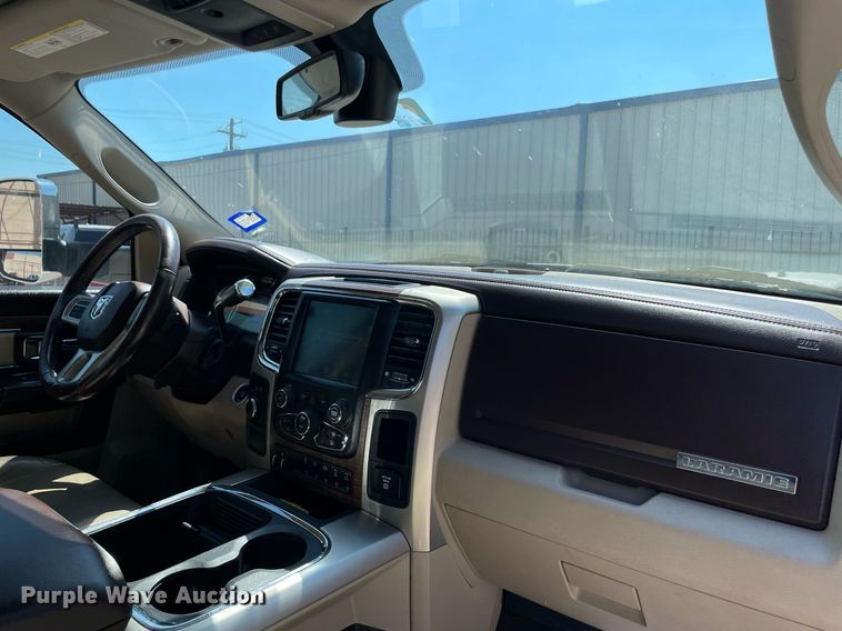 image for item NY9940 2016 Dodge Ram 2500  Crew Cab pickup truck