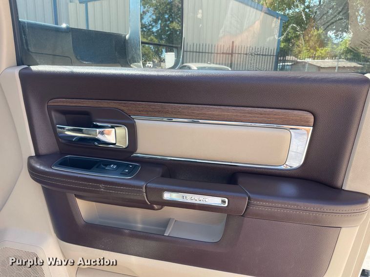 image for item NY9940 2016 Dodge Ram 2500  Crew Cab pickup truck