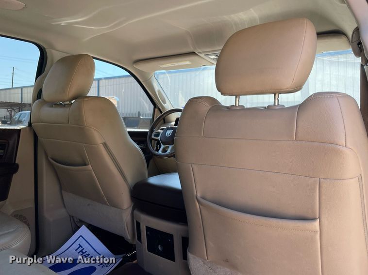 image for item NY9940 2016 Dodge Ram 2500  Crew Cab pickup truck