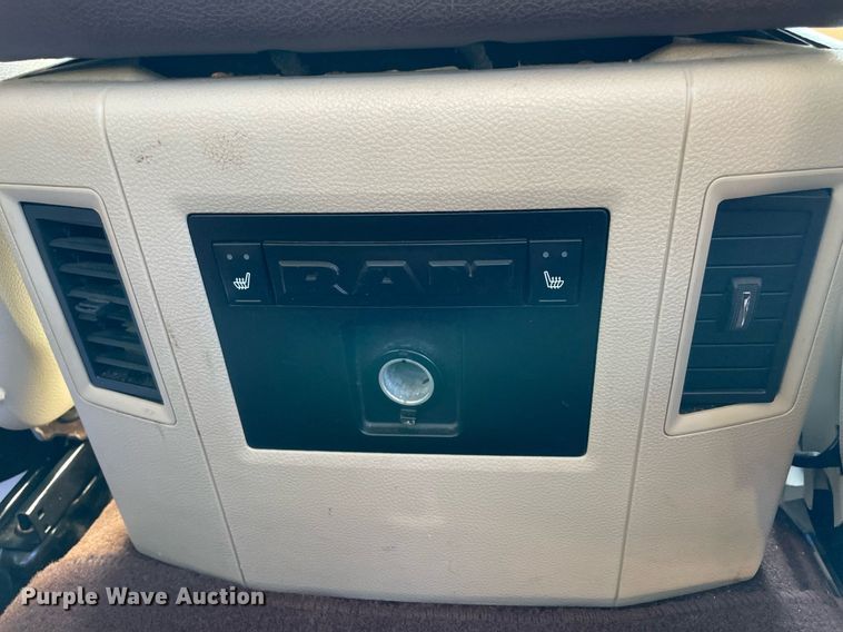 image for item NY9940 2016 Dodge Ram 2500  Crew Cab pickup truck