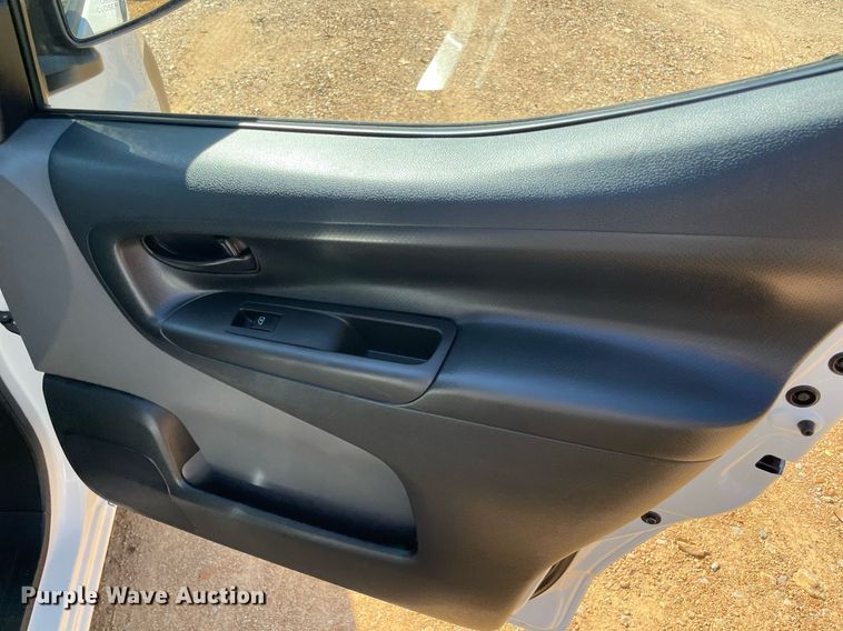 image for item NY9943 2015 Nissan NV200 SV  van