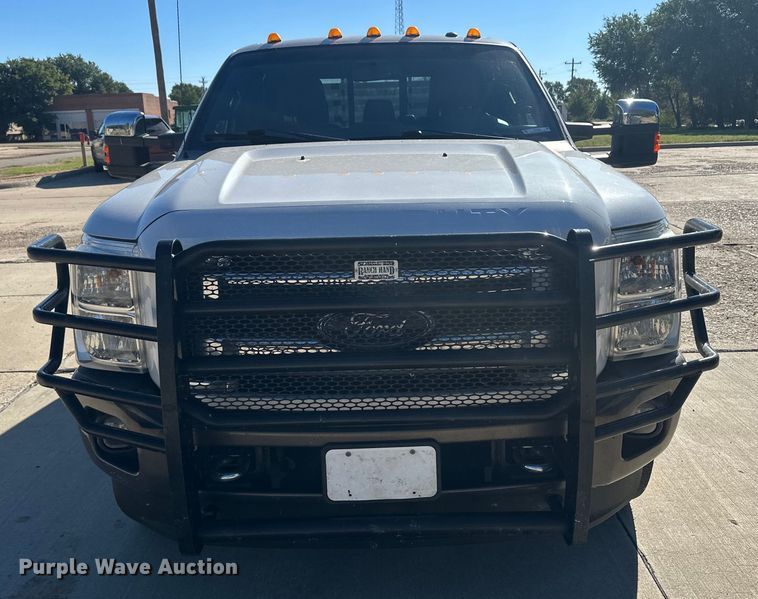 image for item OC9496 2016 Ford F350 Super Duty King Ranch  Crew Cab flatbed pickup truck