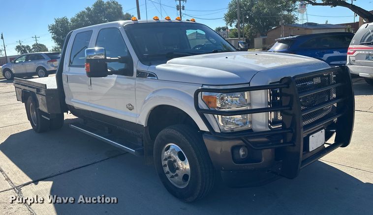 image for item OC9496 2016 Ford F350 Super Duty King Ranch  Crew Cab flatbed pickup truck