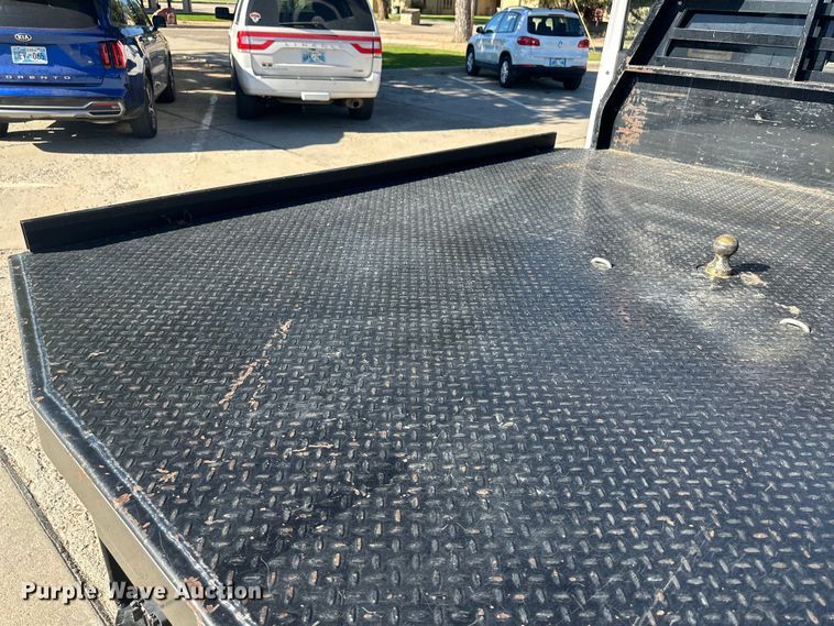 image for item OC9496 2016 Ford F350 Super Duty King Ranch  Crew Cab flatbed pickup truck