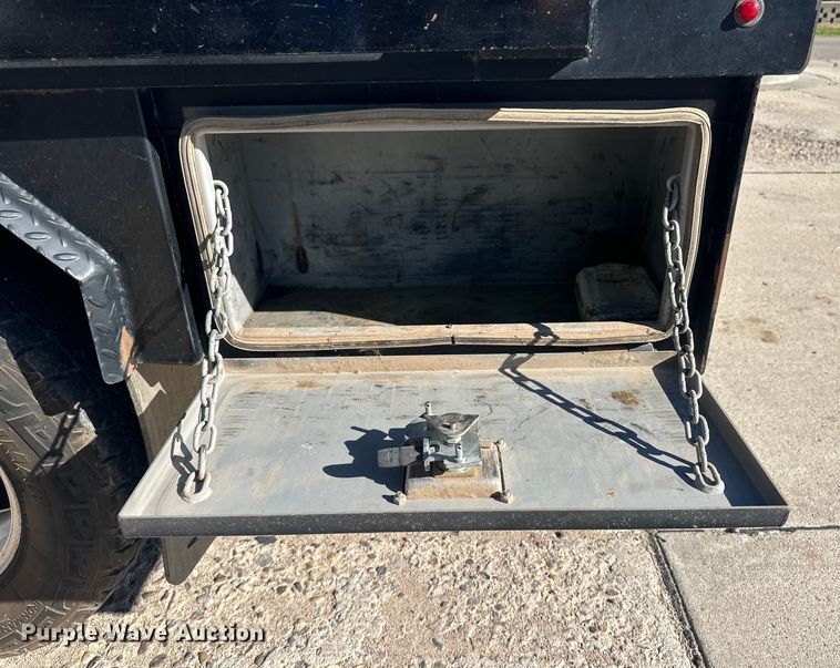 image for item OC9496 2016 Ford F350 Super Duty King Ranch  Crew Cab flatbed pickup truck