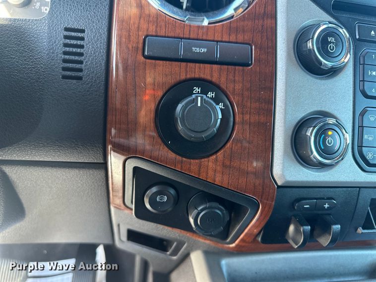 image for item OC9496 2016 Ford F350 Super Duty King Ranch  Crew Cab flatbed pickup truck