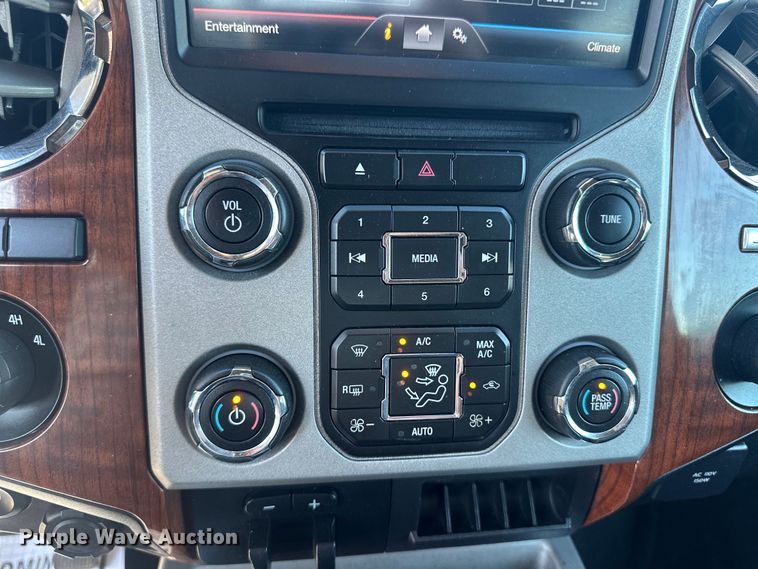 image for item OC9496 2016 Ford F350 Super Duty King Ranch  Crew Cab flatbed pickup truck