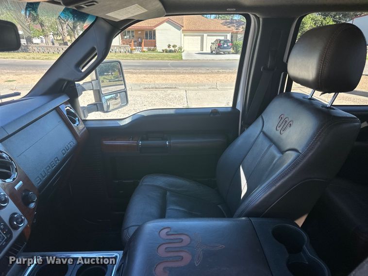 image for item OC9496 2016 Ford F350 Super Duty King Ranch  Crew Cab flatbed pickup truck