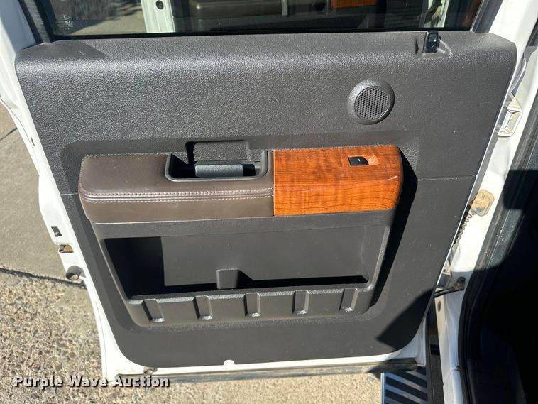 image for item OC9496 2016 Ford F350 Super Duty King Ranch  Crew Cab flatbed pickup truck