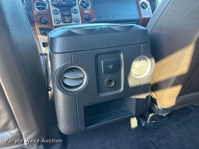 image for item OC9496 2016 Ford F350 Super Duty King Ranch  Crew Cab flatbed pickup truck