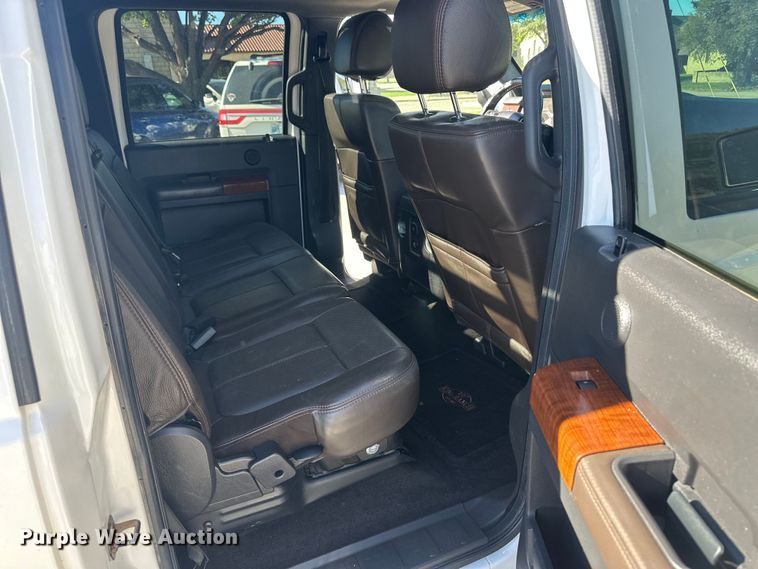 image for item OC9496 2016 Ford F350 Super Duty King Ranch  Crew Cab flatbed pickup truck