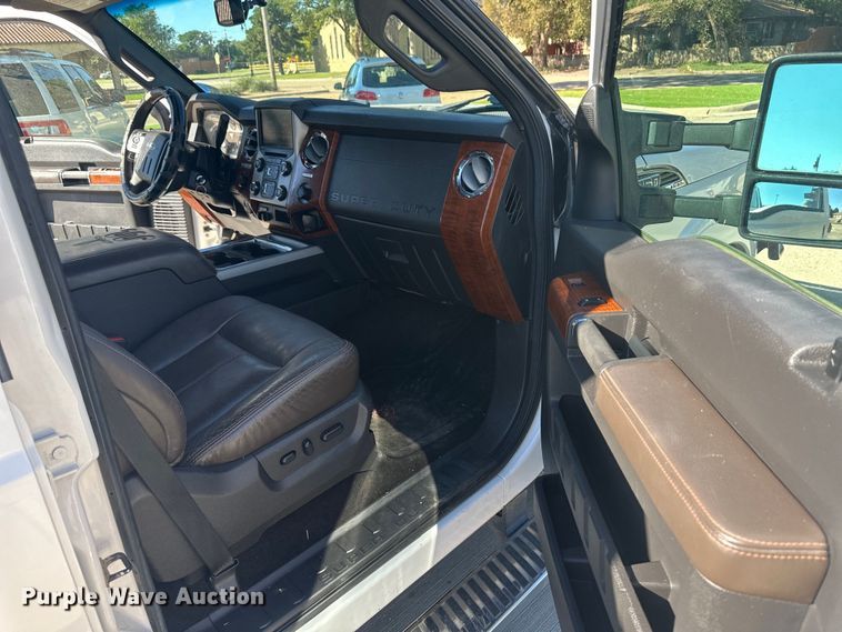 image for item OC9496 2016 Ford F350 Super Duty King Ranch  Crew Cab flatbed pickup truck