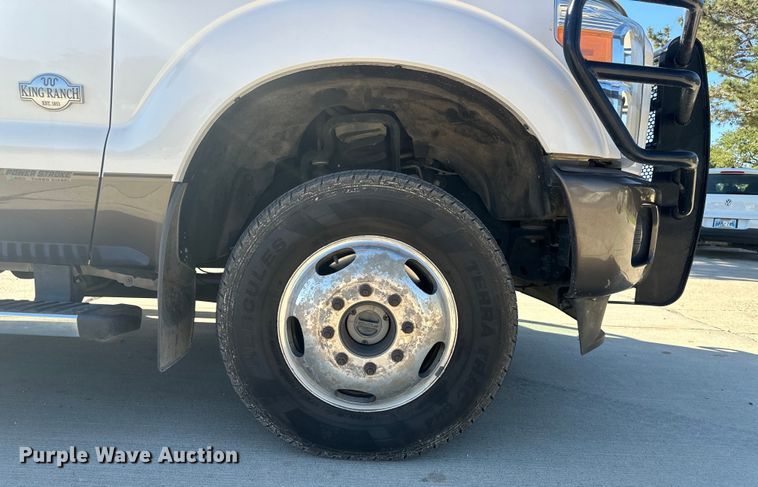 image for item OC9496 2016 Ford F350 Super Duty King Ranch  Crew Cab flatbed pickup truck