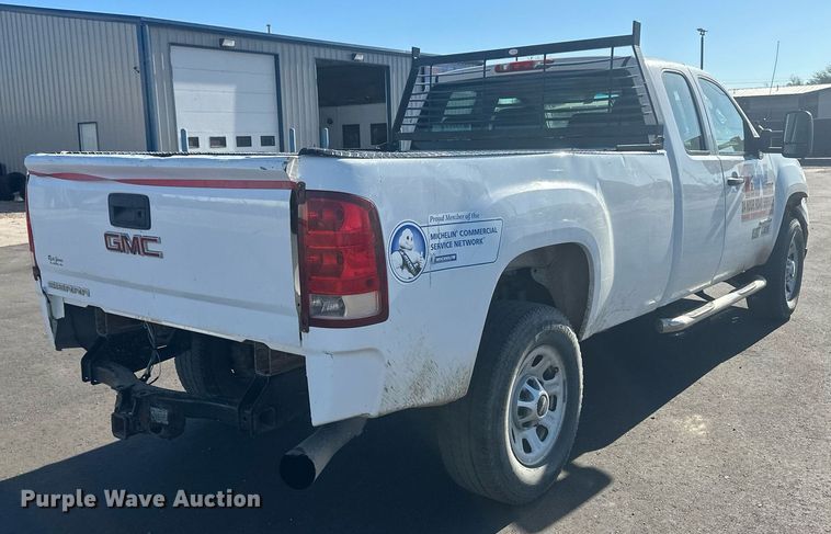 image for item OC9506 2011 GMC Sierra 3500HD  Ext. Cab pickup truck