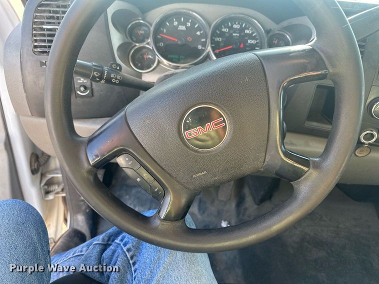 image for item OC9506 2011 GMC Sierra 3500HD  Ext. Cab pickup truck