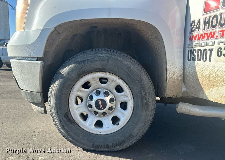 image for item OC9506 2011 GMC Sierra 3500HD  Ext. Cab pickup truck