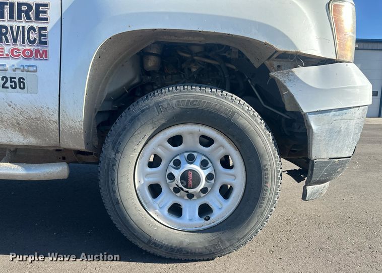 image for item OC9506 2011 GMC Sierra 3500HD  Ext. Cab pickup truck