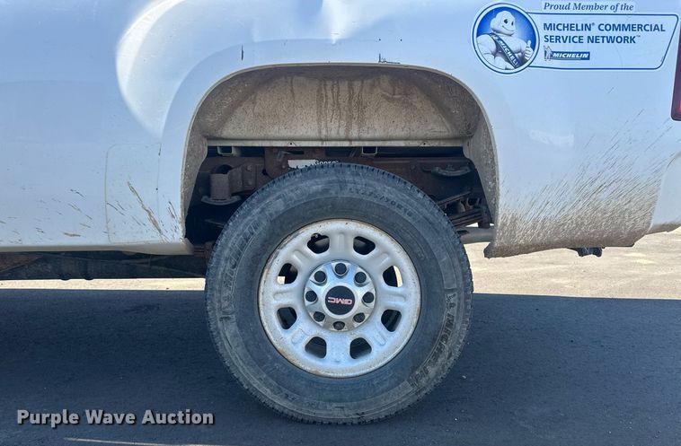 image for item OC9506 2011 GMC Sierra 3500HD  Ext. Cab pickup truck