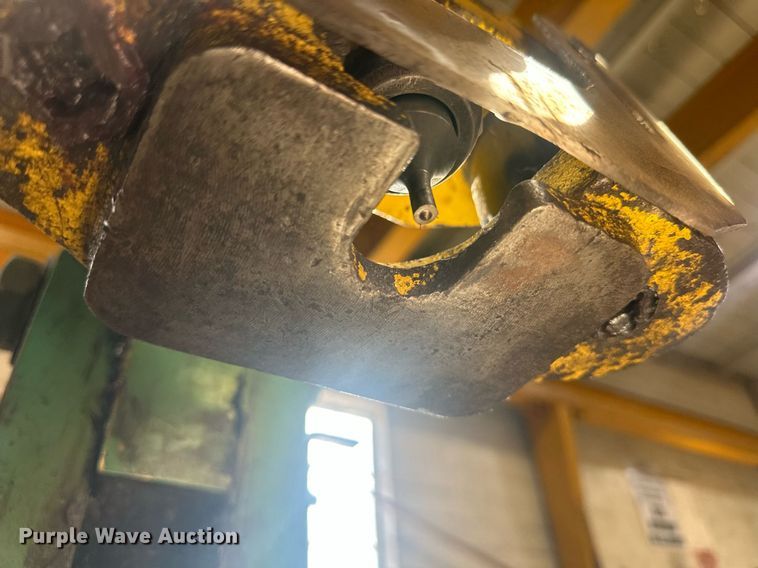 image for item OC9518 Piranha P65 Ironworker