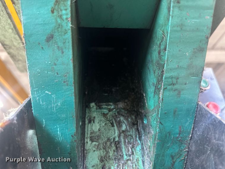 image for item OC9518 Piranha P65 Ironworker