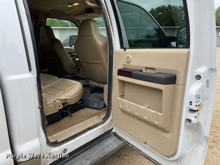 image for item OC9550 2008 Ford F250 Super Duty  Crew Cab pickup truck