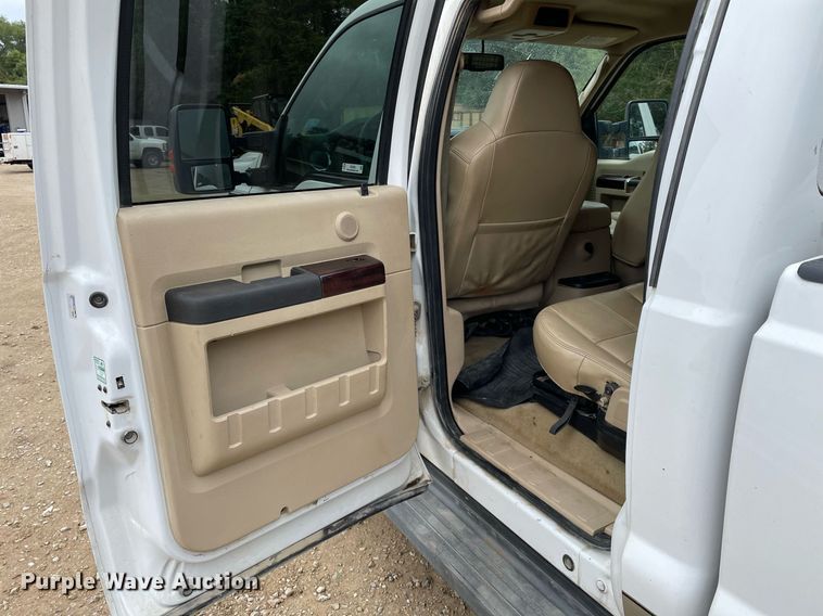 image for item OC9550 2008 Ford F250 Super Duty  Crew Cab pickup truck