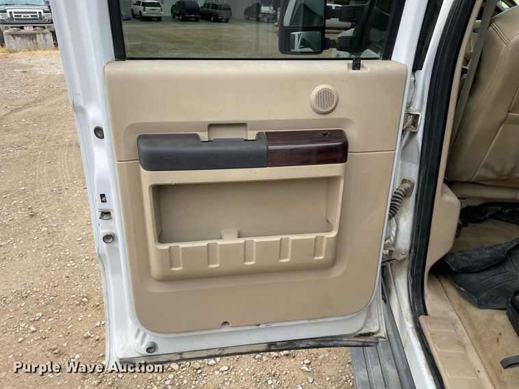 image for item OC9550 2008 Ford F250 Super Duty  Crew Cab pickup truck