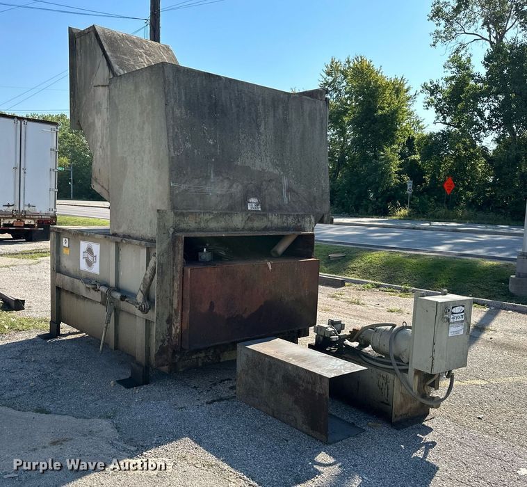 image for item OF9065 1999 Sebright Products 4260  trash compactor