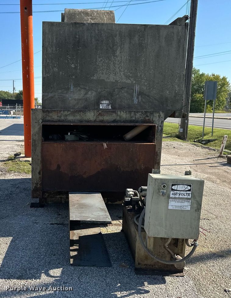 image for item OF9065 1999 Sebright Products 4260  trash compactor