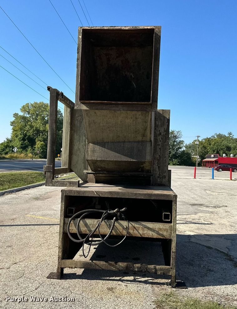 image for item OF9065 1999 Sebright Products 4260  trash compactor