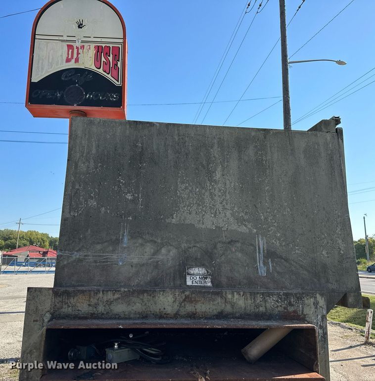 image for item OF9065 1999 Sebright Products 4260  trash compactor