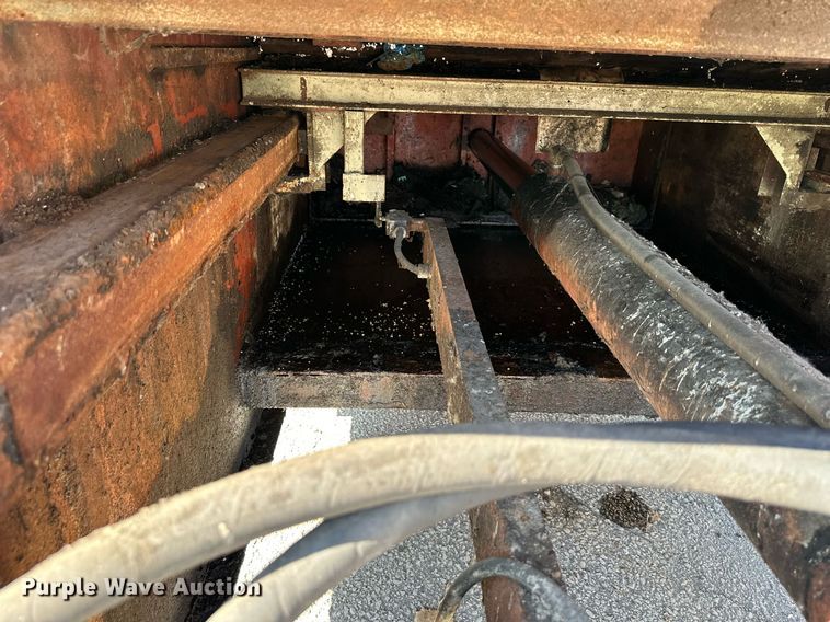 image for item OF9065 1999 Sebright Products 4260  trash compactor