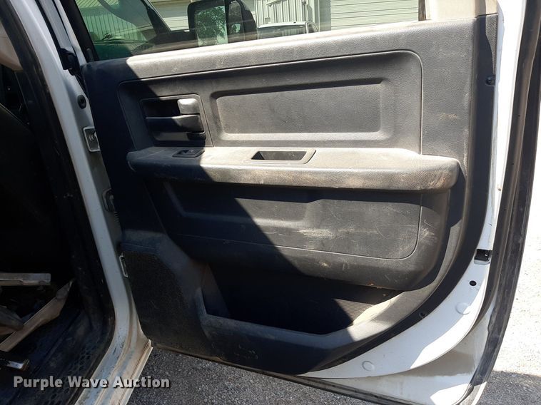 image for item OF9435 2011 Dodge Ram 2500  Crew Cab pickup truck