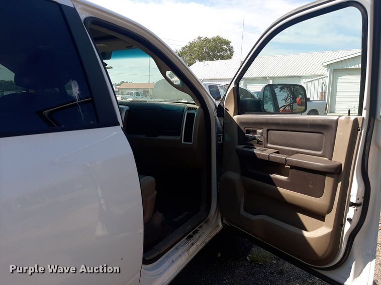 image for item OF9436 2012 Dodge Ram 2500  Crew Cab pickup truck