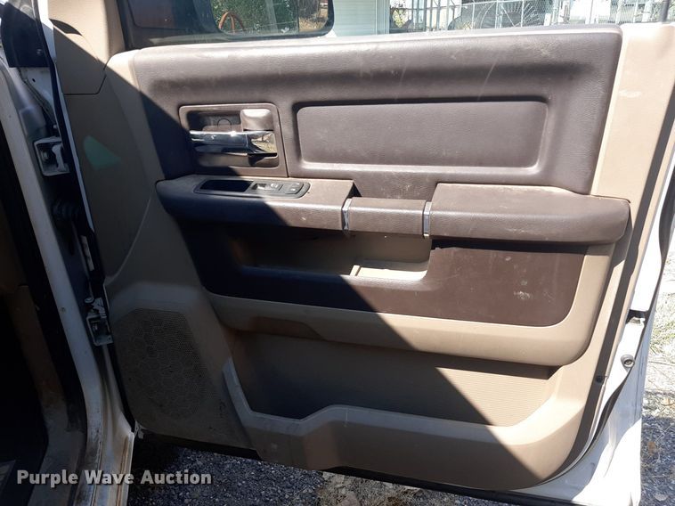 image for item OF9436 2012 Dodge Ram 2500  Crew Cab pickup truck