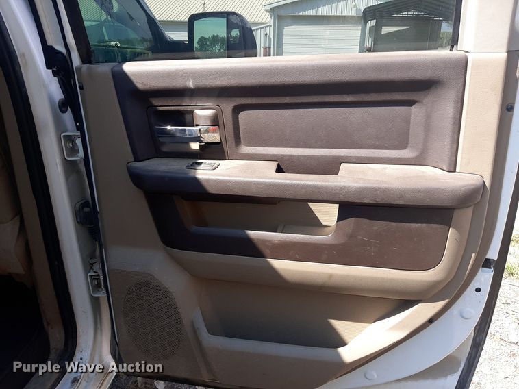 image for item OF9436 2012 Dodge Ram 2500  Crew Cab pickup truck
