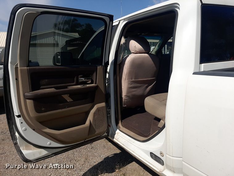 image for item OF9436 2012 Dodge Ram 2500  Crew Cab pickup truck