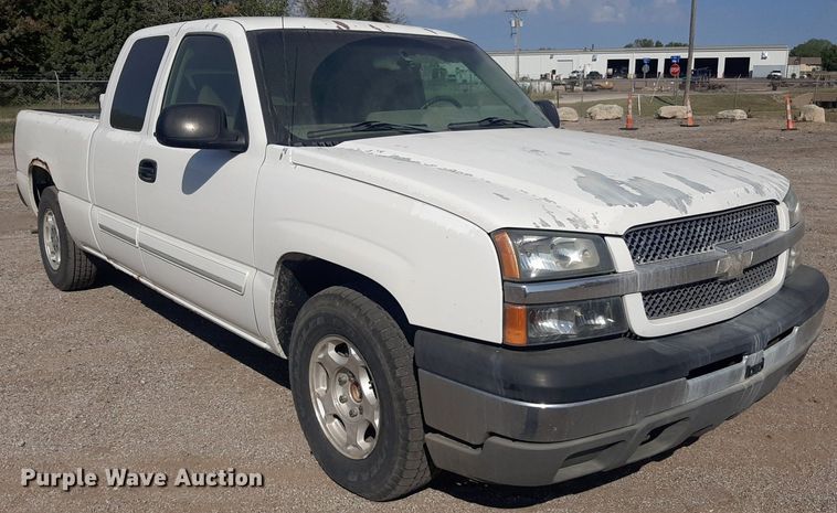 image for item OF9459 2003 Chevrolet Silverado 1500  Ext. Cab pickup truck