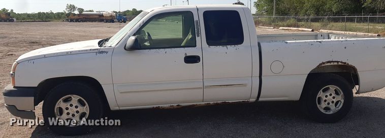 image for item OF9459 2003 Chevrolet Silverado 1500  Ext. Cab pickup truck