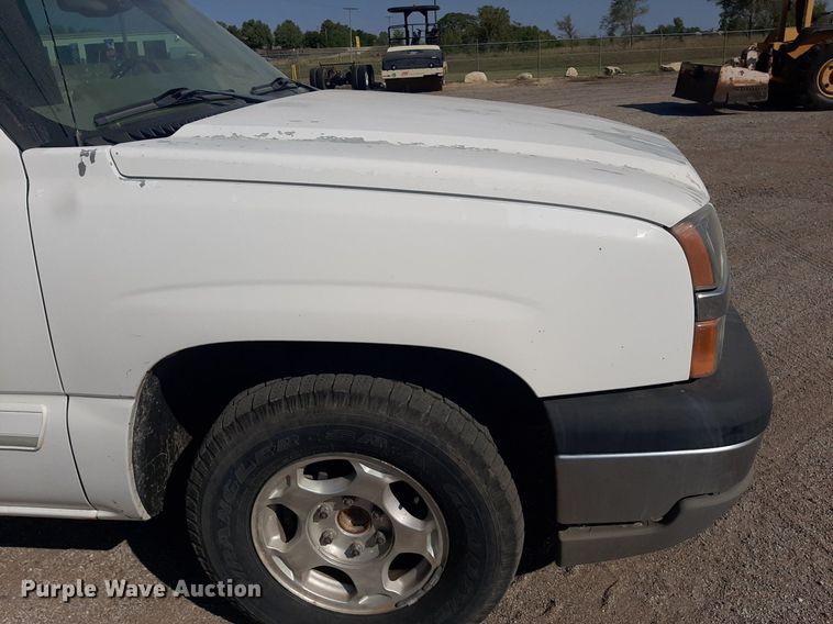 image for item OF9459 2003 Chevrolet Silverado 1500  Ext. Cab pickup truck