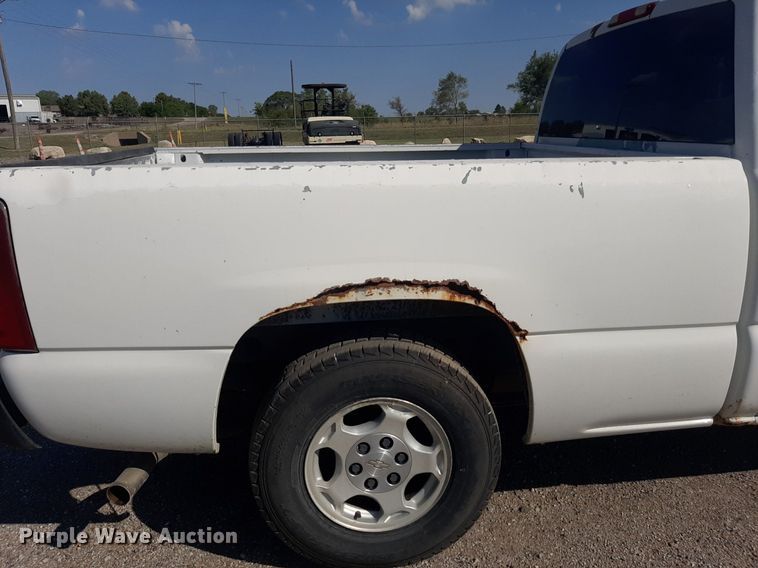 image for item OF9459 2003 Chevrolet Silverado 1500  Ext. Cab pickup truck