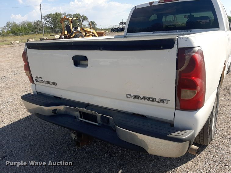 image for item OF9459 2003 Chevrolet Silverado 1500  Ext. Cab pickup truck